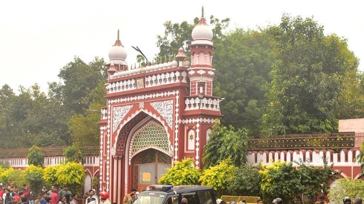 अलीगढ़ मुस्लिम यूनिवर्सिटी ने हाई कोर्ट में दाखिल किया हलफनामा (तस्वीर-ANI)