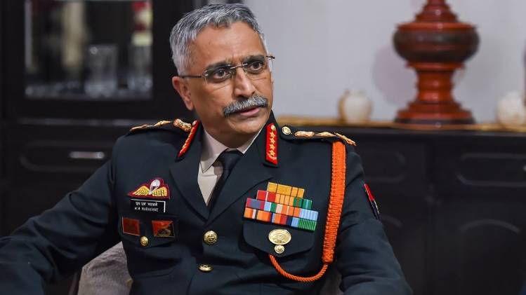 सेना के तीन प्रमुखों के साथ सीडीएस बिपिन रावत (फोटो-पीटीआई)