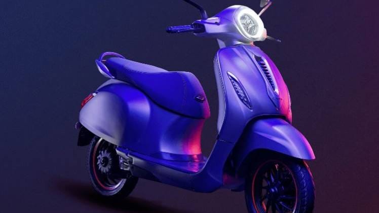 सबसे पहले पुणे में बेचा जाएगा बजाज चेतक स्कूटर  