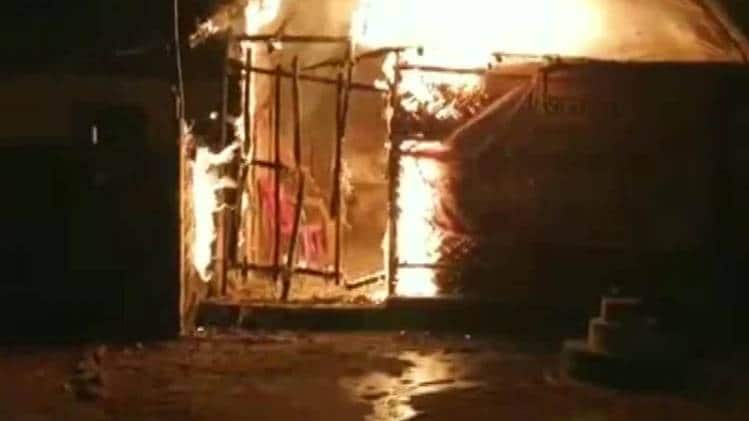 बीजेपी के दफ्तर में आगजनी (ANI)