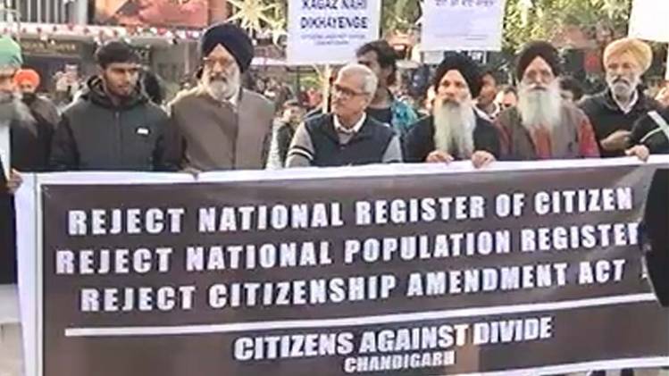 प्रदर्शन के दौरान छात्र कम ही दिखाई दिए