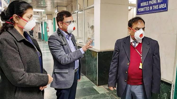 भारत के कई शहरों में सामने आए संदिग्ध मामले (फोटोः PTI)