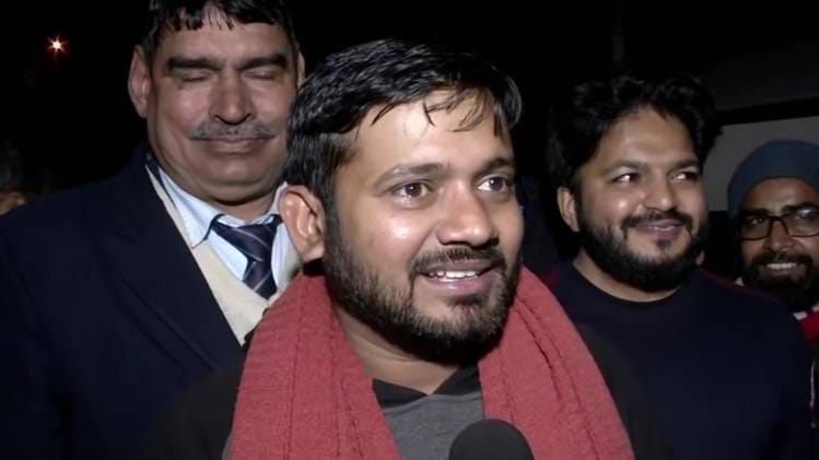 जेएनयू हिंसा के खिलाफ कन्हैया कुमार ने लगाए नारे (तस्वीर-ANI)