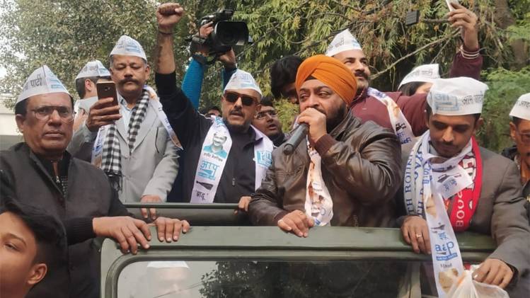 DELHI ELECTION 2020: रोड शो के दौरान विशाल डडलानी 