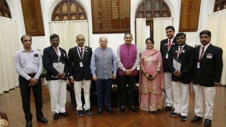 भारतीय रेलवे के इन चार टीसी ने की रिकॉर्ड कमाई