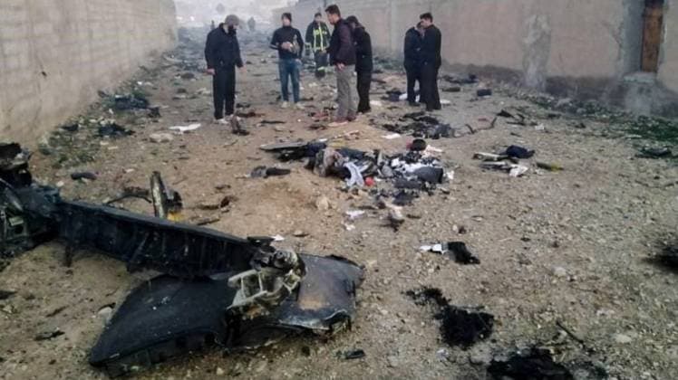 तेहरान में हुए विमान हादसे का मलबा (फोटो-GETTYIMAGES)