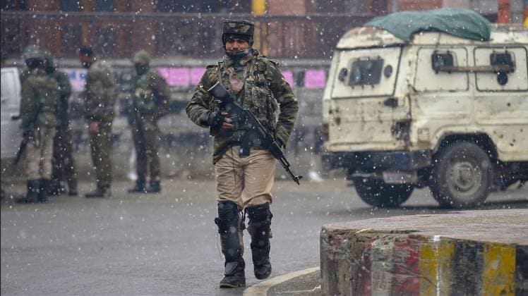 कश्मीर में तैनात जवान