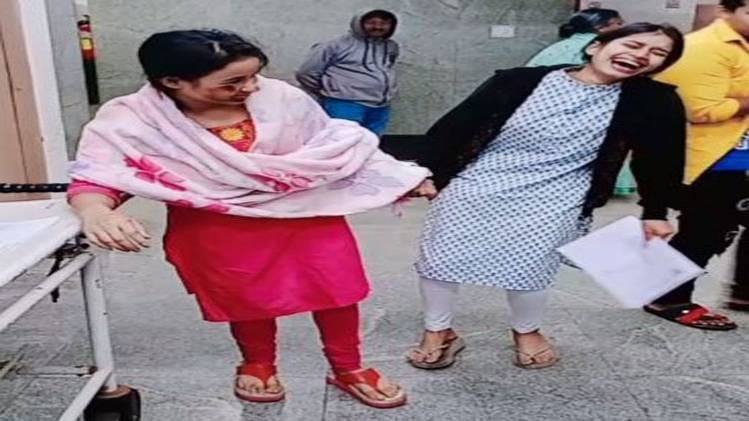 घायल लड़की