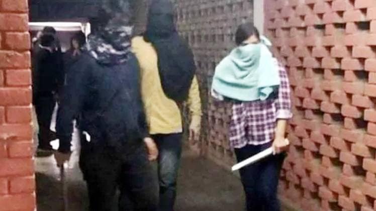जेएनयू कैंपस में नकाबपोश लोगों ने की थी छात्रों की पिटाई (फाइल फोटो)