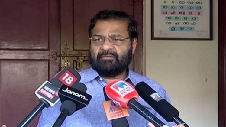 कदमपल्ली सुरेंद्रन, केरल के पर्यटन मंत्री