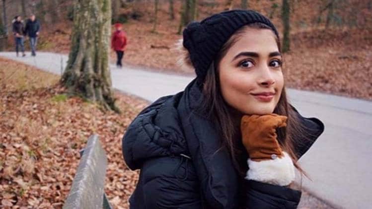 पूजा हेगड़े सोर्स इंस्टाग्राम 