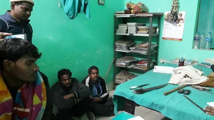  वनांचल एक्सप्रेस में लूटपाट