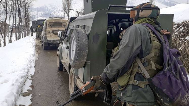 एनकाउंटर के बाद अवंतीपोरा में सर्च ऑपरेशन जारी (PTI)