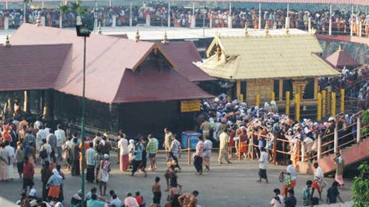 सबरीमाला में महिलाओं के प्रवेश को लेकर विवाद (फाइल फोटो-PTI)