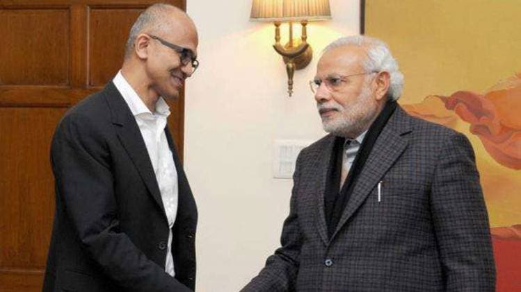 PM नरेंद्र मोदी के साथ माइक्रोसॉफ्ट के सीईओ सत्य नडेला (फाइल फोटोः PTI)