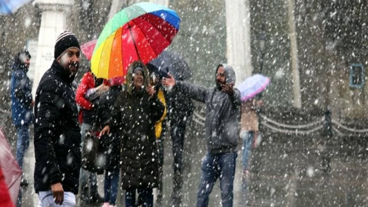 बर्फबारी (फोटो-आईएएनएस)