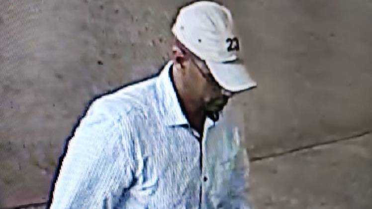 पुलिस ने संदिग्ध की फोटो भी जारी की 