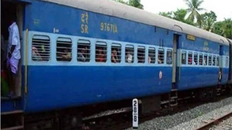 Indian railways आज 18 ट्रेनों के रूट डायवर्ट (फाइल फोटो) 