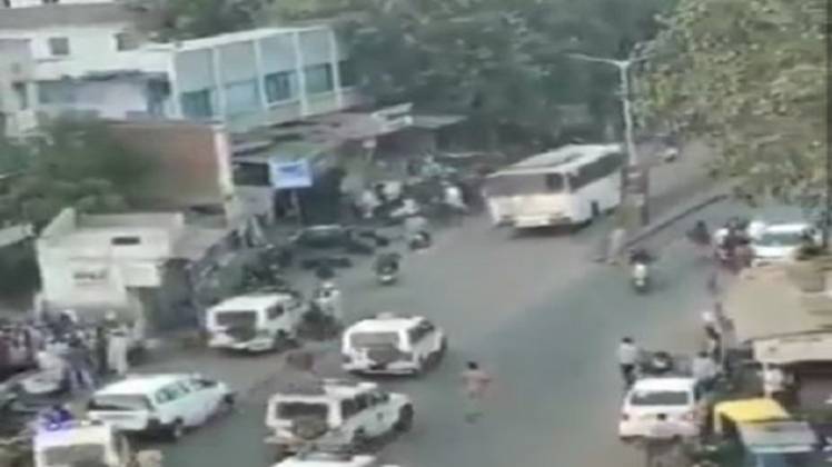 अहमदाबाद हिंसा की तस्वीर