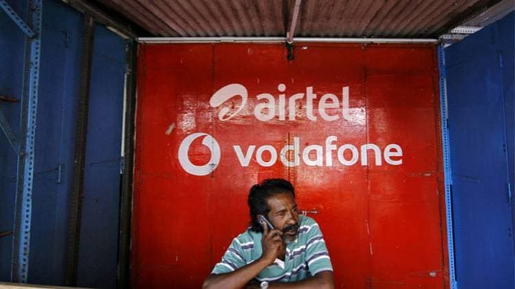 AGR issue: टेलीकॉम कंपनियों को चुकानी होगी बकाया रकम