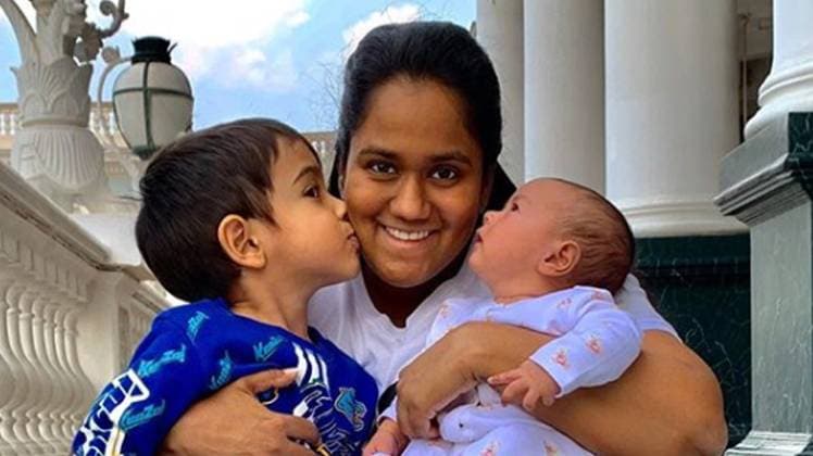 बेटे आहिल और बेटी आयत संग अर्प‍िता खान शर्मा