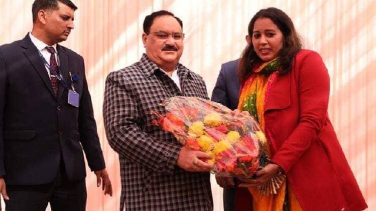 BJP अध्यक्ष जेपी नड्डा के साथ एक कार्यक्रम में मुनेश गोदारा (फाइल फोटो-आजतक)