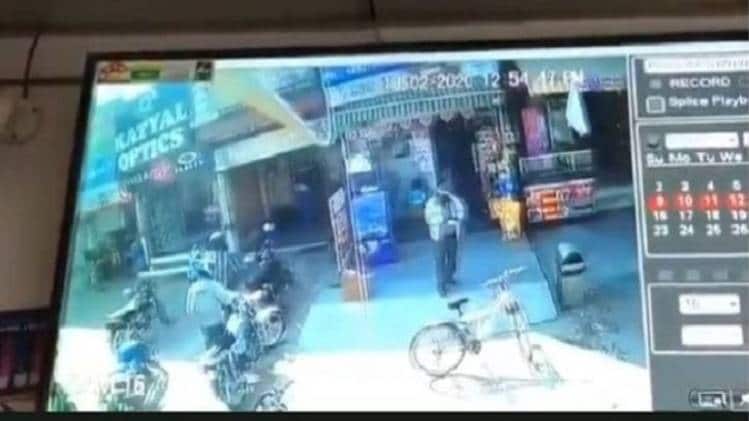 नोएडा लूट का सीसीटीवी फुटेज