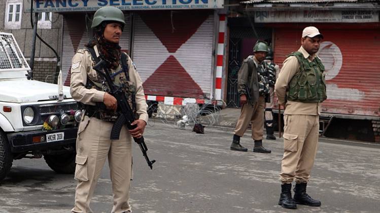 गिरफ्तार आतंकी हिज्बुल मुजाहिदीन और जैश से जुड़े हैं (सुरक्षा बलों की फाइल फोटो-ANI)