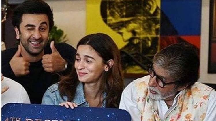 रणबीर कपूर, आलिया भट्ट और अमिताभ बच्चन सोर्स इंस्टाग्राम 