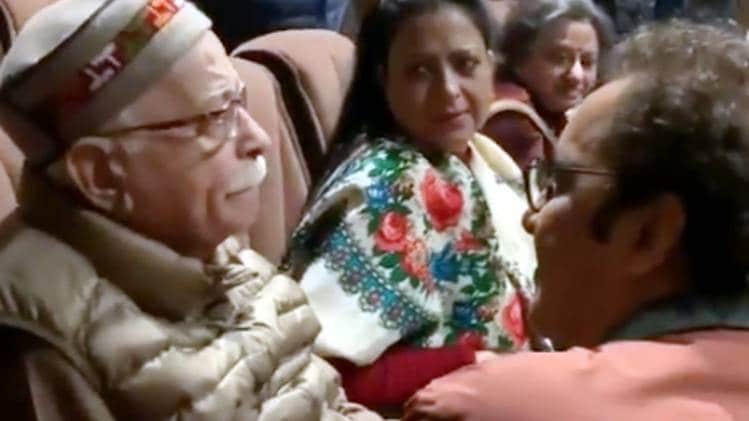 लाल कृष्ण आडवाणी ने देखी फिल्म शिकारा