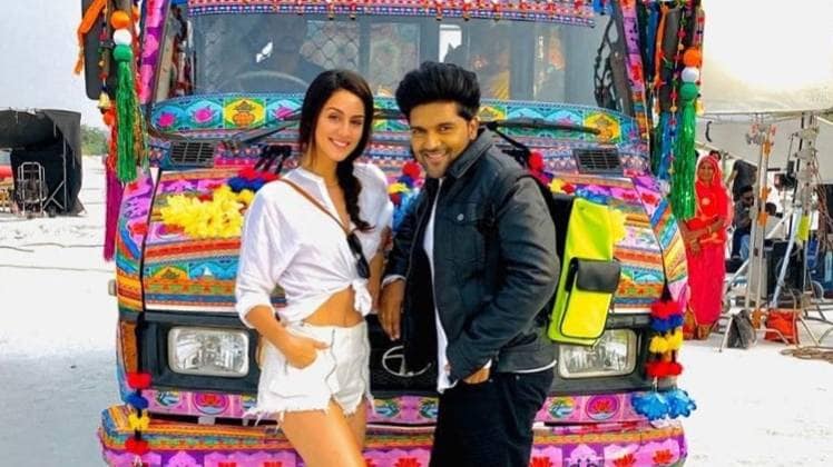 लैरिसा बोन्सी और गुरु रंधावा 