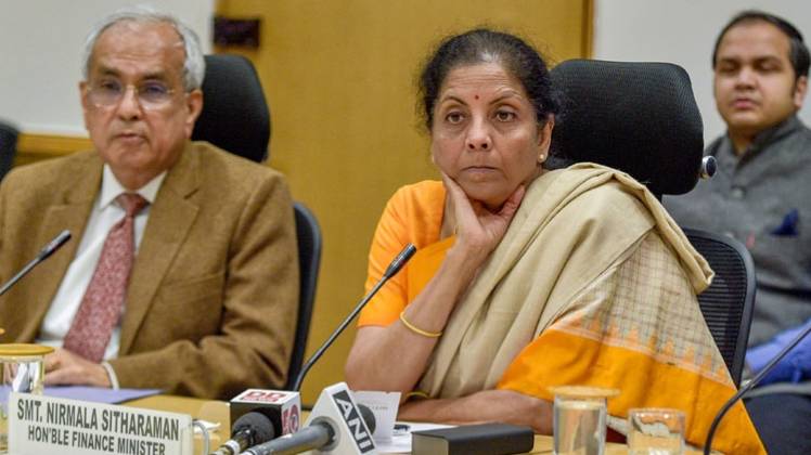 बजट की घोषणाओं के अलावा और भी कदम उठाने की तैयारी