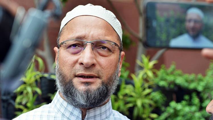 असदुद्दीन ओवैसी ने खड़े किए सवाल (फोटो: ANI)