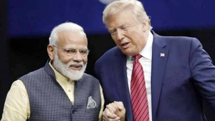 प्रधानमंत्री नरेंद्र मोदी के साथ अमेरिकी राष्ट्रपति डोनाल्ड ट्रंप (फाइल फोटो-ANI)