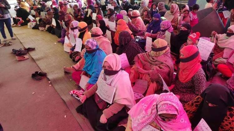 Shaheen Bagh Protest updates (मुंह पर काली पट्टी बांधकर प्रदर्शन)