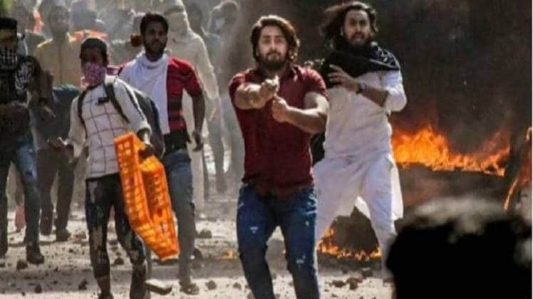 गोली चलाने वाला युवक शाहरुख नहीं!