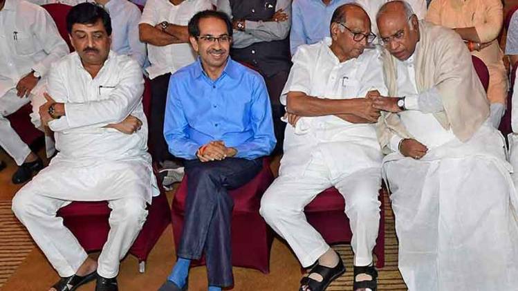 अशोक चव्हाण, उद्धव ठाकरे, शरद पवार, मलिकार्जुन खड़गे (फोटो-PTI)