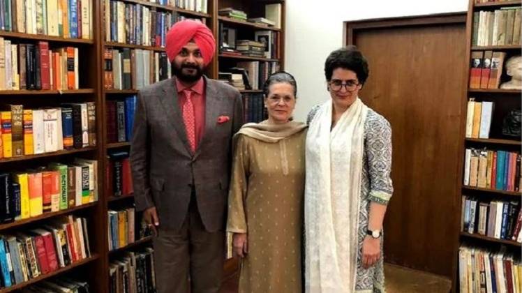 सोनिया प्रियंका से मिले सिद्धू (एएनआई)