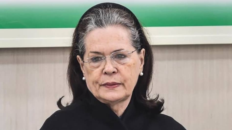 सोनिया गांधी की सेहत में सुधार, 48 घंटे से अस्पताल में हैं भर्ती - sonai gandhi health improvement admitted in delhi sir ganga ram hospital - AajTak