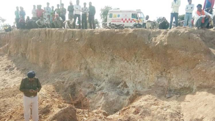 खदान में चलाया गया बचाव अभियान