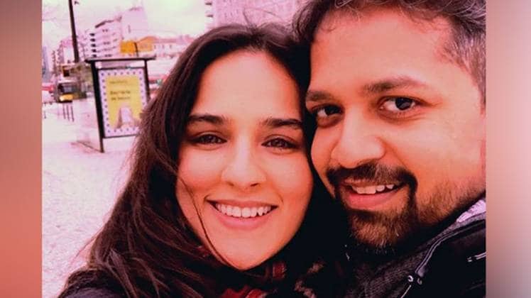 एक्ट्रेस अंगीरा धर-आनंद तिवारी