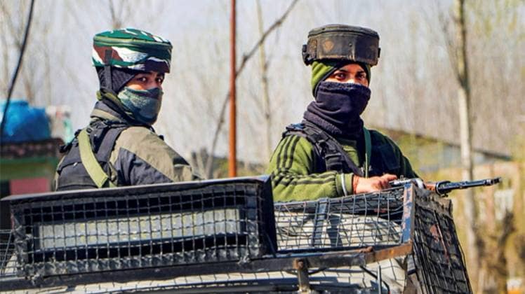 तेजी से फैल रहे हैं कोरोना के मामले (फोटो-PTI)