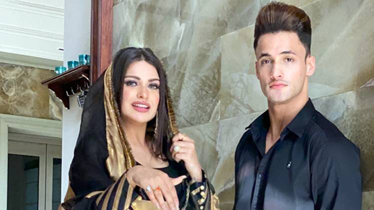 हिमांशी खुराना और आसिम रियाज