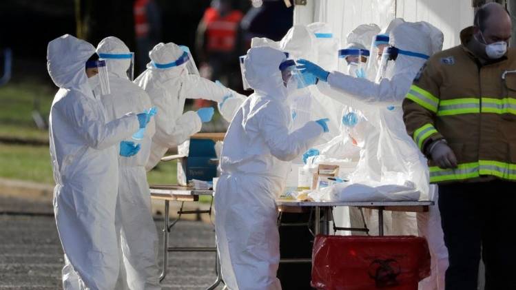 भारत में सरकारी लैब अब 12000 टेस्ट रोजाना कर सकते हैं. (फोटो-पीटीआई)