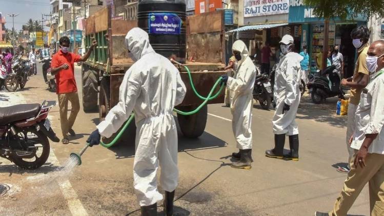 भारत में बढ़ रहे हैं कोरोना वायरस के मामले (फोटो: PTI)