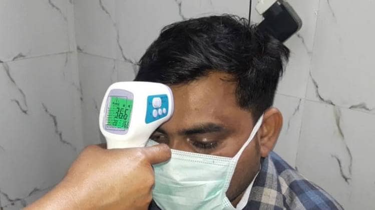 समस्तीपुर में कोरोना जांच कराने वालों की भीड़ दिखी