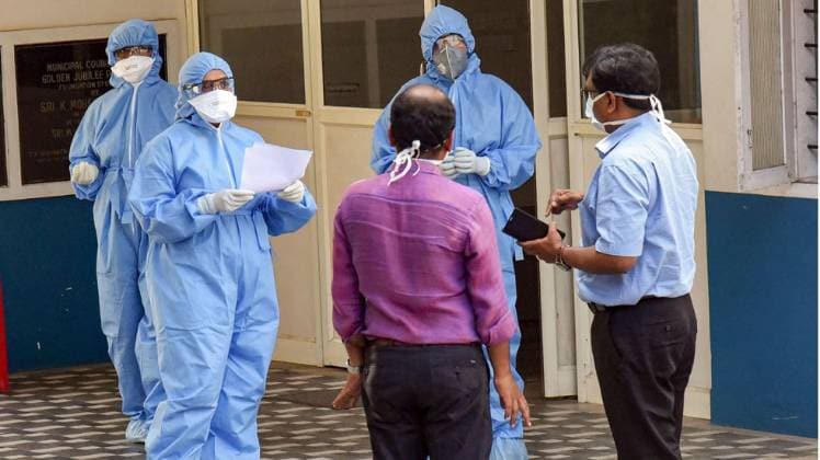 कोरोना वायरस के देश में लगातार बढ़ रहे मामले (तस्वीर-PTI)