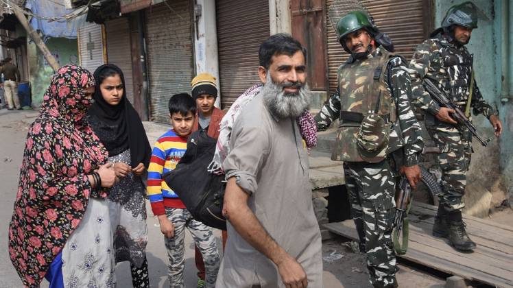 हिंसा के कारण कई लोग अपना घर छोड़कर जा चुके हैं (फाइल फोटो-PTI)