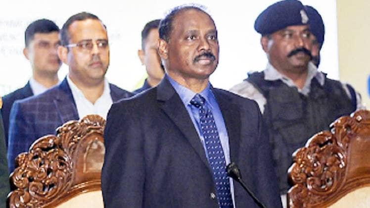 जम्मू कश्मीर के उपराज्यपाल गिरीश चंद्र मुर्मू को मिला नया सलाहकार (फाइल फोटोः PTI)