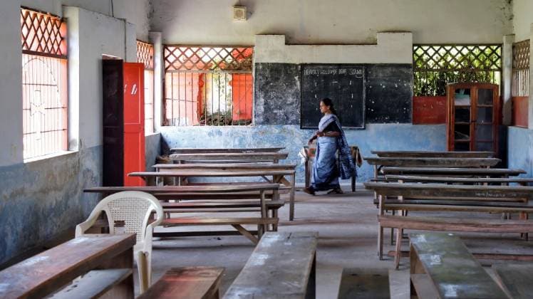 केरल के एक स्कूल का खाली पड़ा क्लासरूम